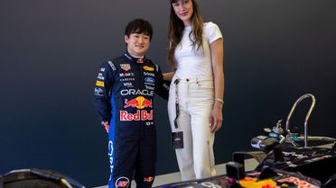 Milli voleybolcu Hande Baladın ile Formula 1 pilotu Tsunoda'nın arasındaki boy farkı dikkat çekti