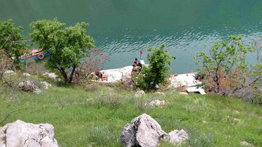 Unuttuğu eşyasını almak için döndü, botla açıldığı Fırat Nehri'nde kayboldu