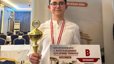 Çeşme Belediyesporlu Ali Arda Eracar'dan, Satranç Turnuvası'nda şampiyonluk