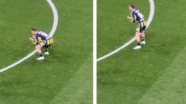 Derbiye damga vuran anlar! Penaltı kaçtı, Kerem Aktürkoğlu yıkıldı