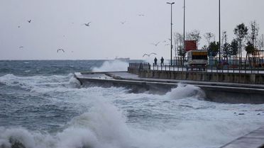 Valilikten İstanbul için şiddetli fırtına uyarısı