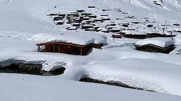 Kavrun Yaylası’nda nisan sürprizi: Kar kalınlığı 2 metreye ulaştı