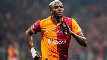 Ne ayağıyla ne de kafasıyla! Osimhen bu kez de diziyle gol attı