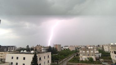 Silopi'de Yıldırım Düşmesi Görüntülendi