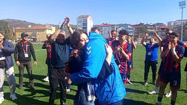 Zonguldak'ta yeşil sahada çifte mutluluk