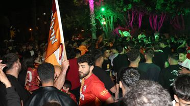 Antalya'da derbiyi izleyen Galatasaray taraftarı bıçaklı saldırıda yaralandı