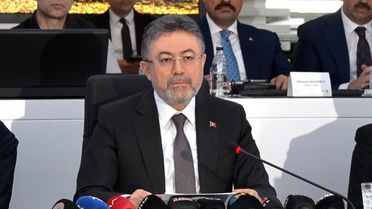 Bakan Yumaklı: 'Orman yangınlarıyla mücadelede 28 uçak, 119 helikopter ve 14 İHA ile mücadeleyi yürüteceğiz'