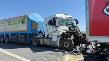 Çatalca'da Zincirleme Kaza: 1 Ağır Yaralı