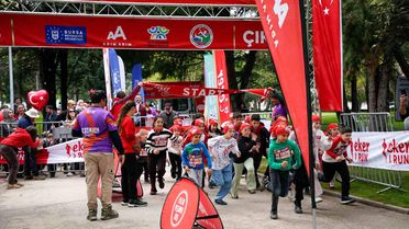 'Eker I Run 23 Nisan Çocuk Koşusu' bayram sevincini sporla buluşturdu