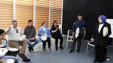 Müzikle engeller aşılıyor