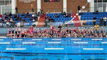 Akçaabat Belediyesi yüzme kursu ilk kursiyerlerini uğurladı