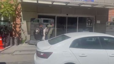 7 yaşındaki çocuk asker eğlencesini basıp kurşun yağdırdı