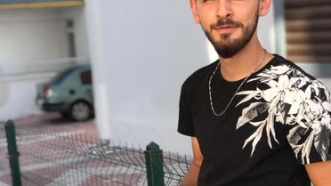Kaya Parçasi Düşen Genç Hayatını Kaybetti
