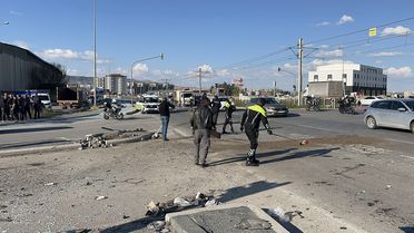 Kayseri'de İşçi Servisi ile Kamyon Çarpıştı: 8 Yaralı