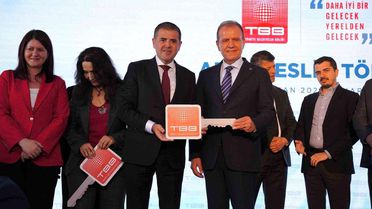 Mezitli Belediyesine ekskavatör desteği