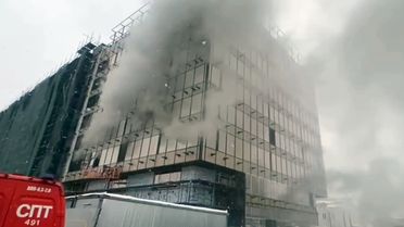 Moskova'da inşa halindeki binada çıkan yangında 8 kişi öldü