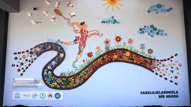 Nilüfer'de renkli dayanışma: Sanat ve sevgi panosu