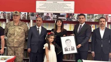 Silah arkadaşları Şehit Astsubay Mehmet Gündüz'ün adını kütüphanede yaşatıyor