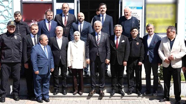 Vali Makas'tan Cumayeri'ne sorunları yerinde dinledi