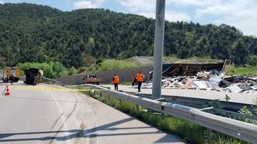 Amasya'da Tır Kazası: Sürücü Hayatını Kaybetti