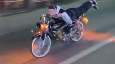 Yaptığı hareket motosikletliye pahalıya patladı