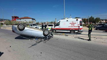 Kütahya'da Otomobil Ters Döndü, Sürücü Yaralandı