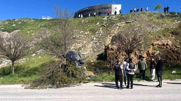 Tavşanlı'da Park Halindeki Araç Uçuruma Düştü