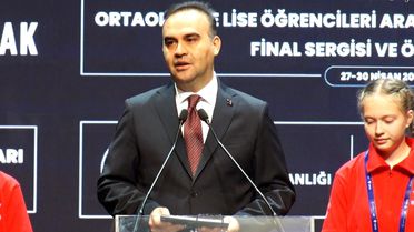 Bakan Kacır'dan Türk Gençliğine Destek Mesajı