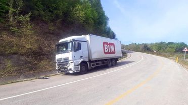 Kastamonu'da Freni Boşalan Kamyon Kaza Yaptı