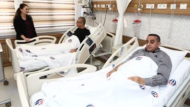 Hasta, doktoruna böbreğini verdi
