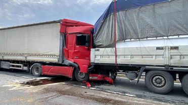 Kocaeli'de Zincirleme Kaza: 6 Tır Karıştı