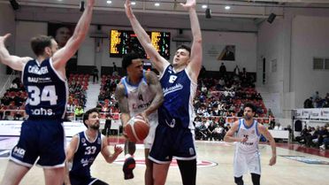 Basketbol Süper Ligi: Aliağa Petkimspor: 76 Bahçeşehir Koleji: 95
