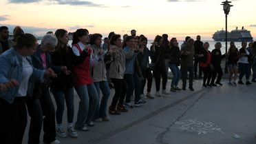 Kuşadası'nda 1 Mayıs kutlamaları Ömer Günel mitingine döndü