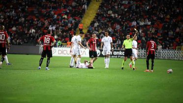 Beşiktaş'ı 2-0 geçiyor