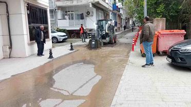 Karamürsel'de Su Hattı Patladı