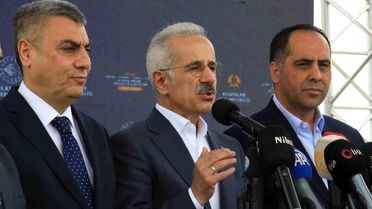 Bakan Uraloğlu duyurdu: 'Çeşmeli-Kızkalesi Otoyolunda ilk kısım temmuz ayında açılacak'