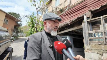 Beykoz'da 4 gündür su kesintisi yaşanan mahallede, bidonlarla kuyruğa girdiler