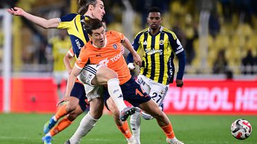 Çağlar Söyüncü sitem etti: Bu güzel insanlara layık olamıyoruz