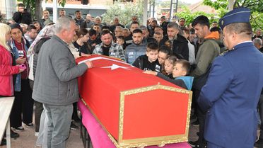 Cenazesi Toprağa Verildi