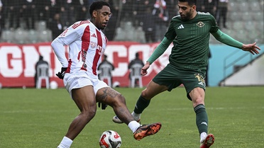 Kazansaydılar Süper Lig'deydiler! Esenler Erokspor şampiyonluğu son maçta kaçırdı