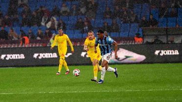 Göztepe, Trabzonspor'u 1-0 geride bırakıyor