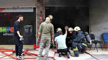 Antalya'da sünger dolu depoda korkutan yangın