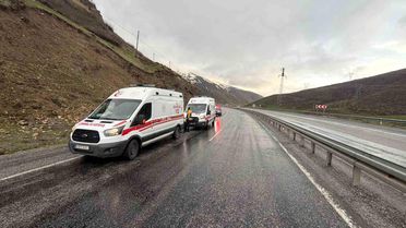 Bitlis'te Trafik Kazası: 2 Yaralı