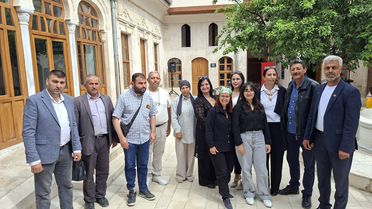 Hatay şiir ve türkülerle yeniden ayağa kalkıyor