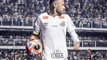 Neymar, Robinho'nun oğlu olan takım arkadaşına tokat attı