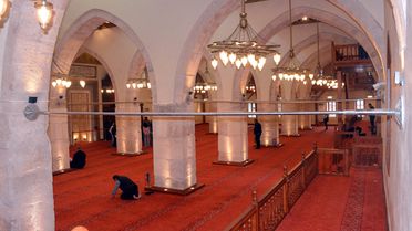 Depremde hasar alan Kahramanmaraş'taki tarihi Ulu Camii, törenle açıldı