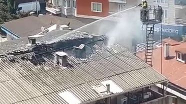 Eyüpsultan'da Çatı Yangını