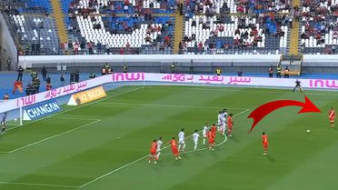 Galatasaray'ın eski yıldızından enfes bir frikik golü