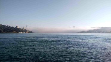 İstanbul Boğazı'nda yoğun sis etkili oldu