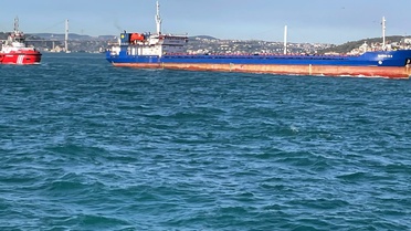İstanbul Boğazı'nda gemi arızası! Trafik askıya alındı